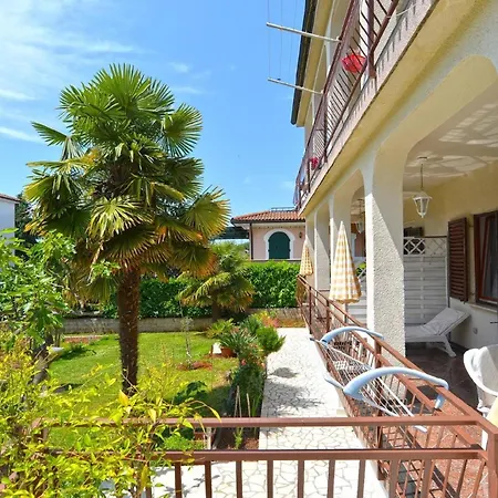 Apartment Fuer 3 Personen Ca 32 Qm In Porec, Istrien Istrische Riviera *